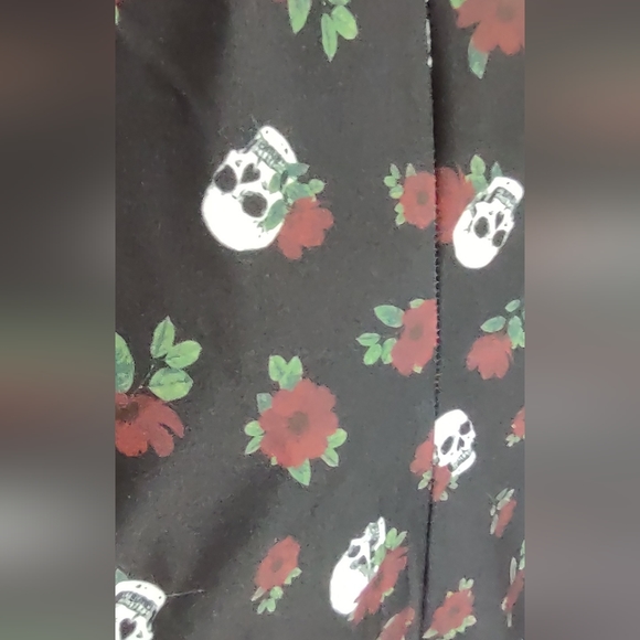 Goth Skull With Roses Empire Midi Dress Spring or Summer Size 16 Plus/0 label - Picture 5 of 12